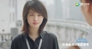 职场再起风云，易遥遭唐小米陷害，高依依1举动竟帮她扳倒唐小米